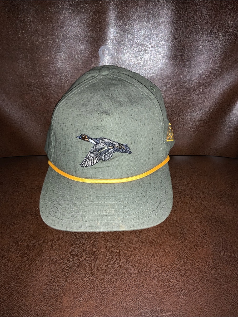 Men's Two-Tone Gray Trucker Hat with Embroidered Duck Accent. NWOT.